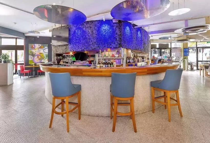 Metro Hotel Perth City