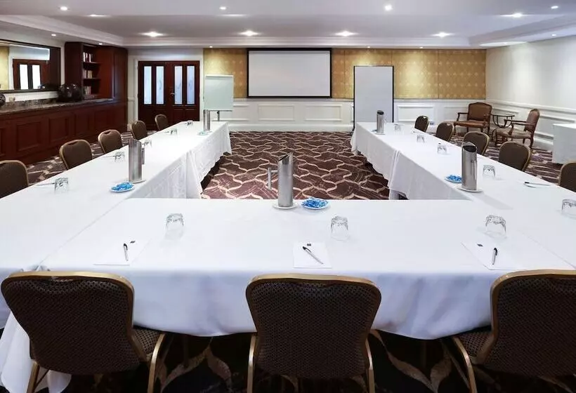 ホテル Peppers The Hills Lodge