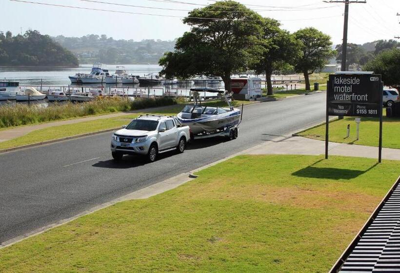 Lakeside Motel Waterfront