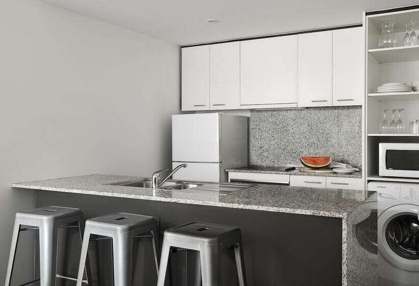 Punthill Apartment Hotel   Manhattan