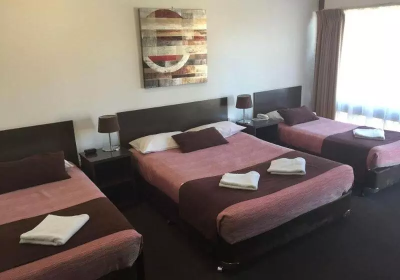 Отель Ploughmans Motor Inn