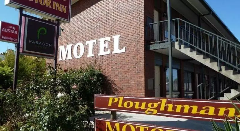 Отель Ploughmans Motor Inn