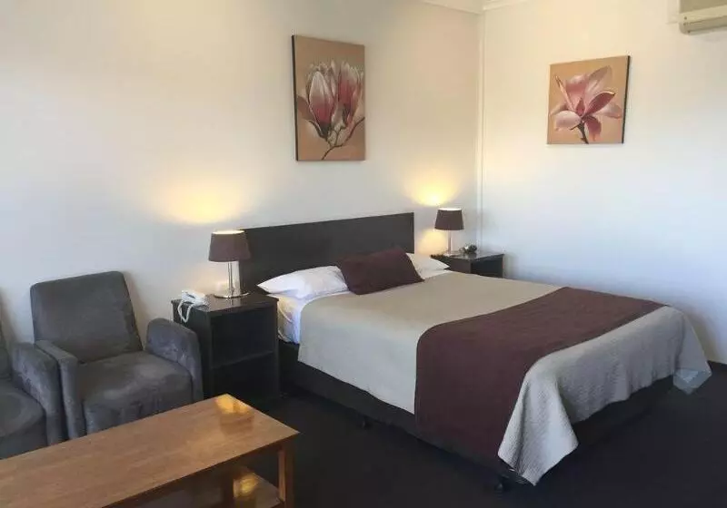 Отель Ploughmans Motor Inn