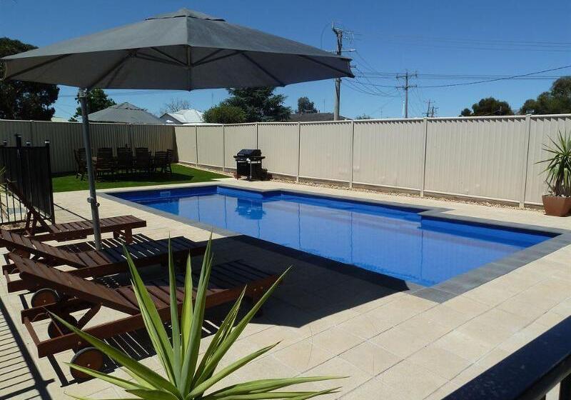 酒店 Ploughmans Motor Inn