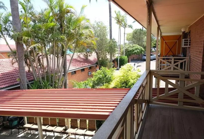 Sapphire Palms Motel