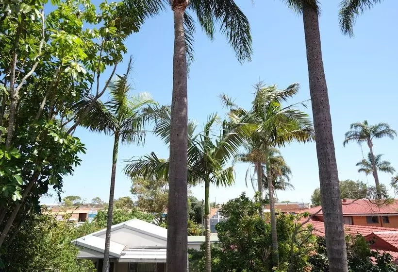 Sapphire Palms Motel