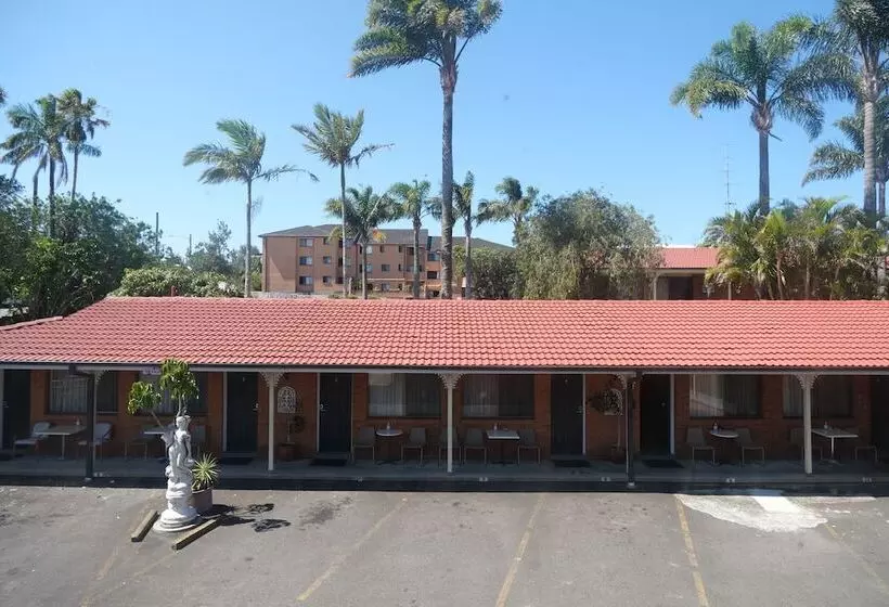 Sapphire Palms Motel