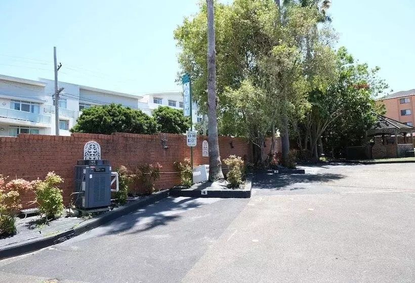 Sapphire Palms Motel