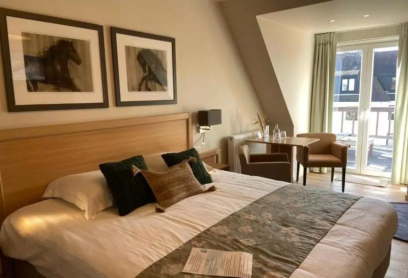 Отель Les Arcades