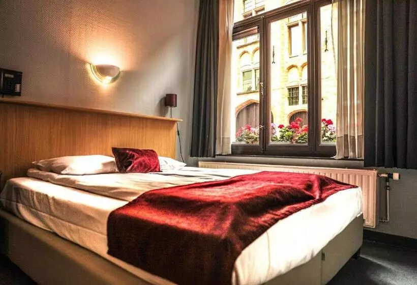 Отель Montovani