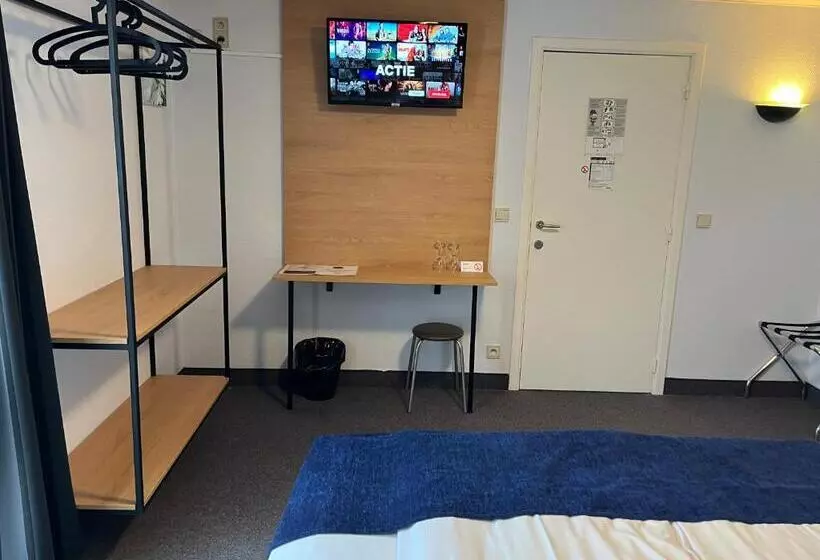 Отель Montovani