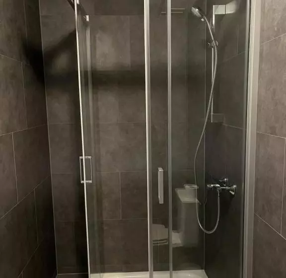 Отель Montovani