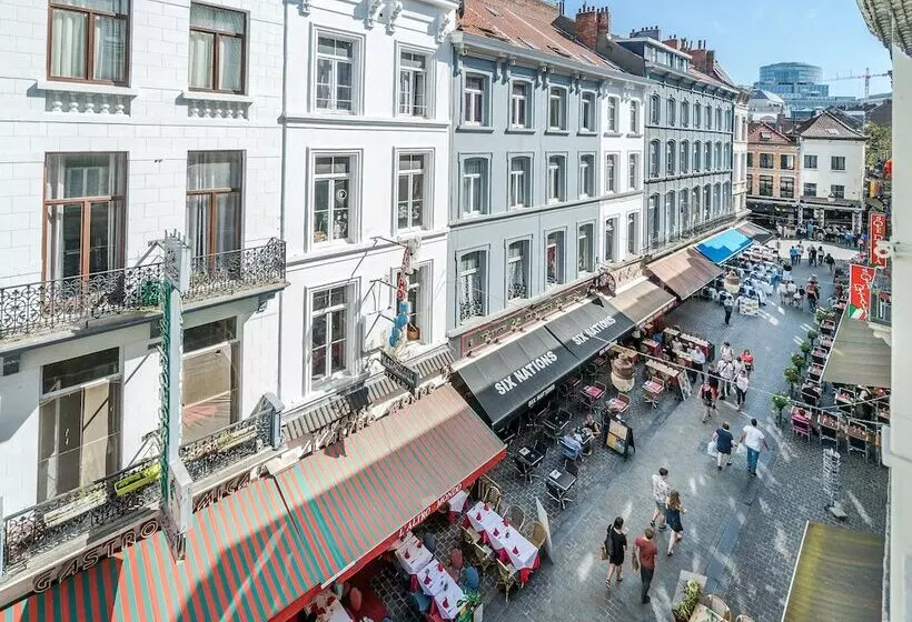 هتل Safestay Brussels Grand Place