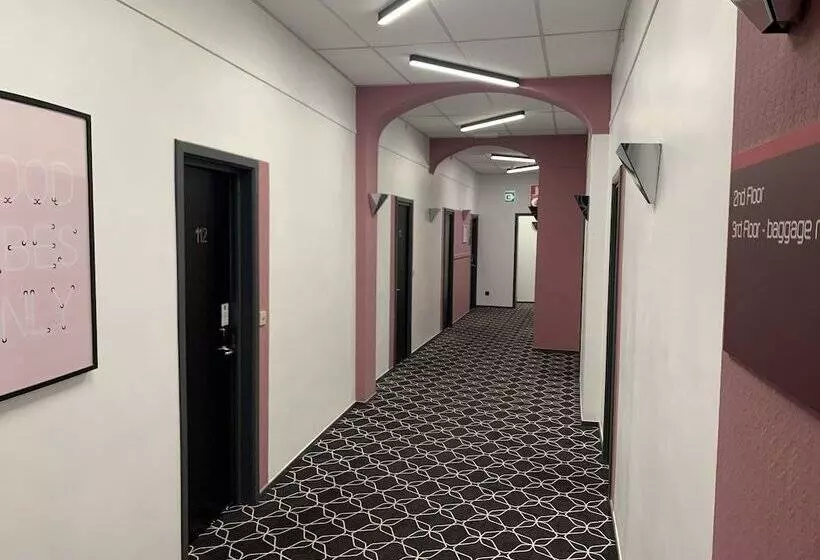 هتل Safestay Brussels Grand Place