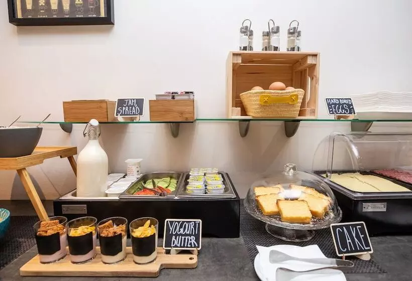 هتل Safestay Brussels Grand Place