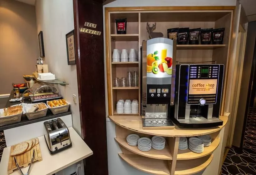 هتل Safestay Brussels Grand Place