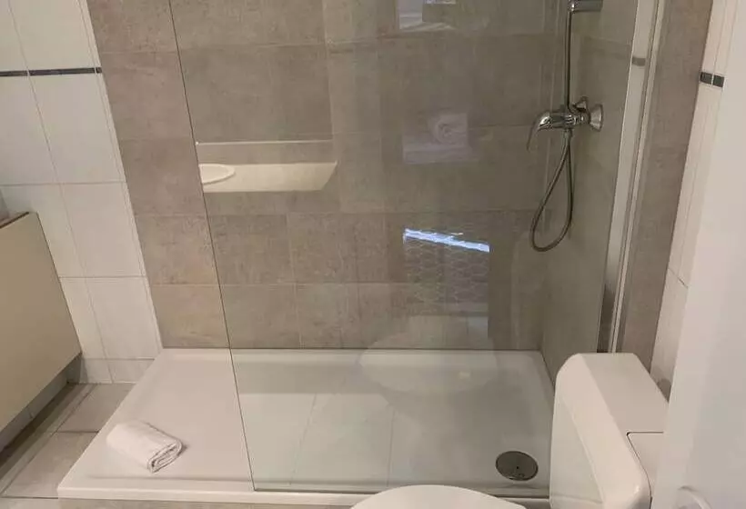 هتل Safestay Brussels Grand Place