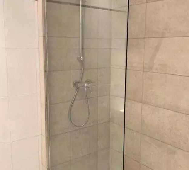 هتل Safestay Brussels Grand Place