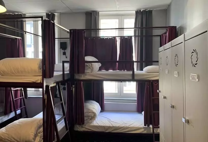 هتل Safestay Brussels Grand Place