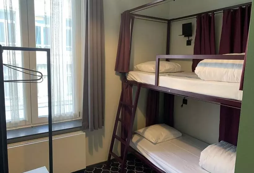 هتل Safestay Brussels Grand Place