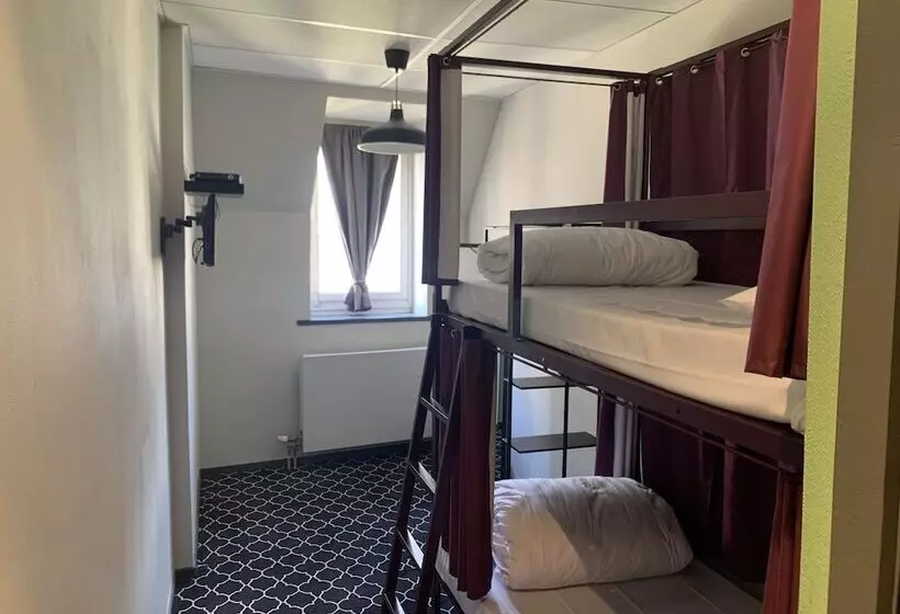 هتل Safestay Brussels Grand Place