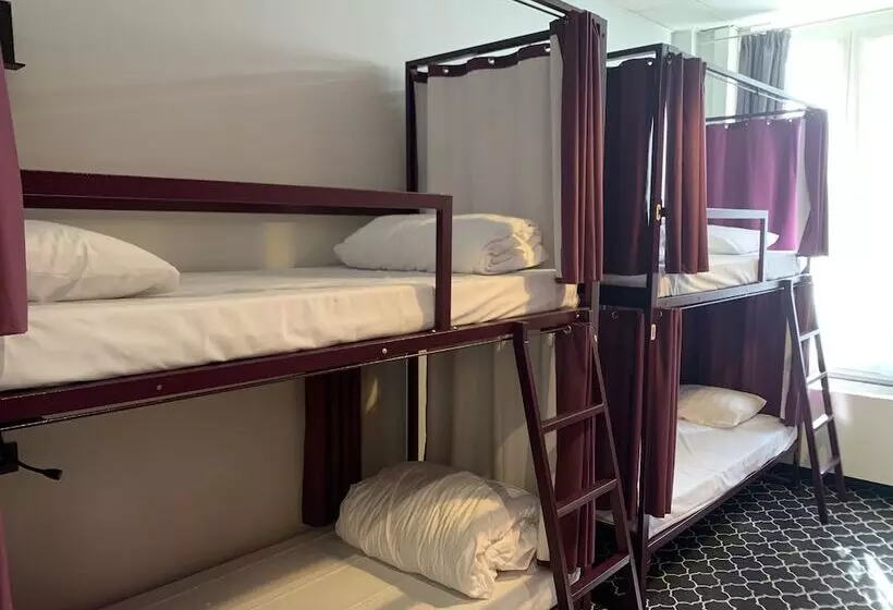 هتل Safestay Brussels Grand Place