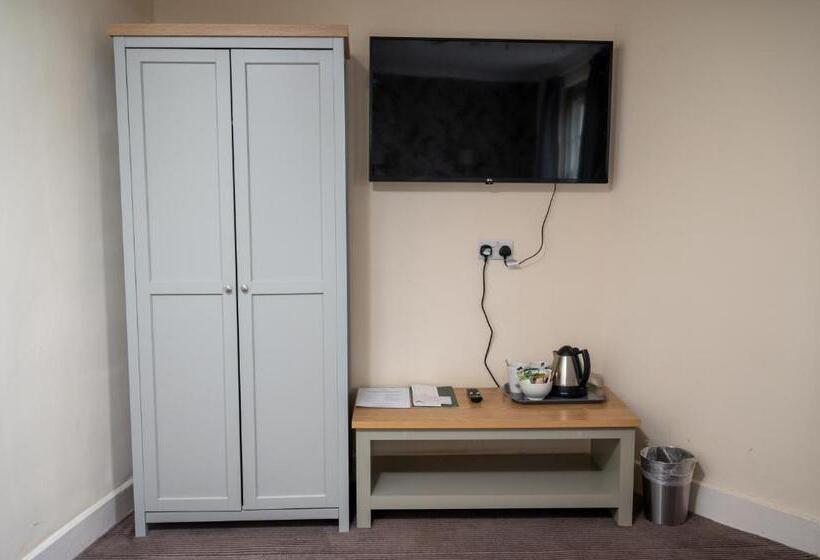 Bell Hotel By Greene King Inns