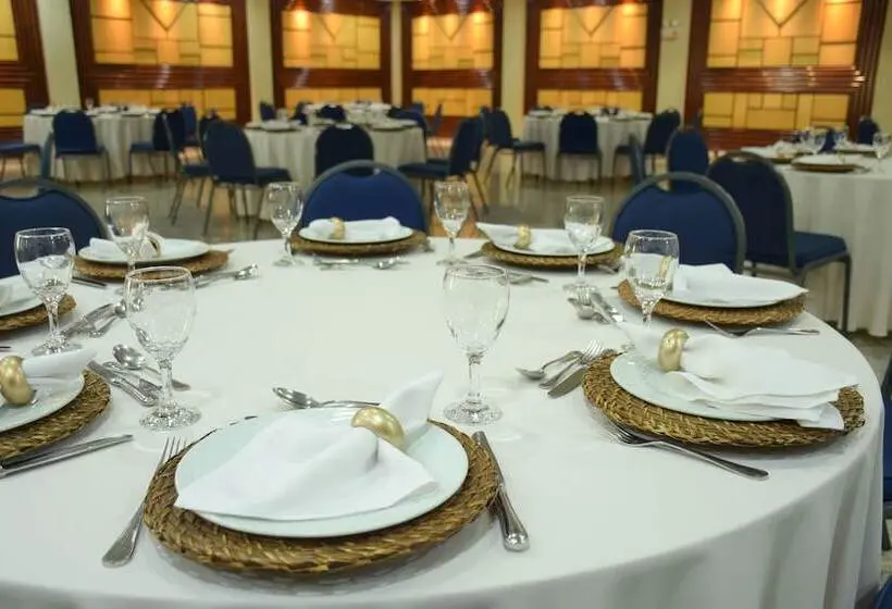 Hotel Golden Park Internacional Foz & Convenções By Nacional Inn