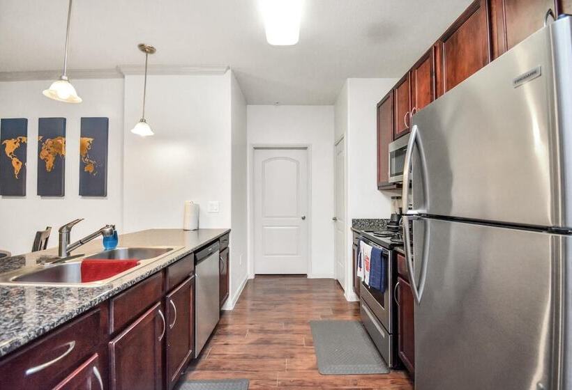 هتل L'hirondelle Flat Service