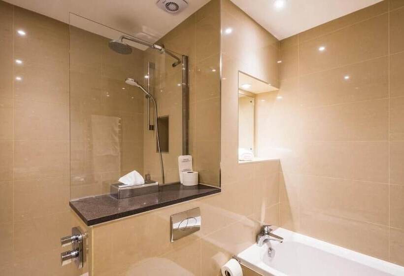 هتل New House Country