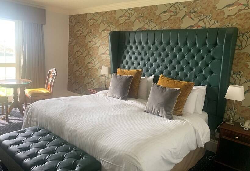 هتل New House Country