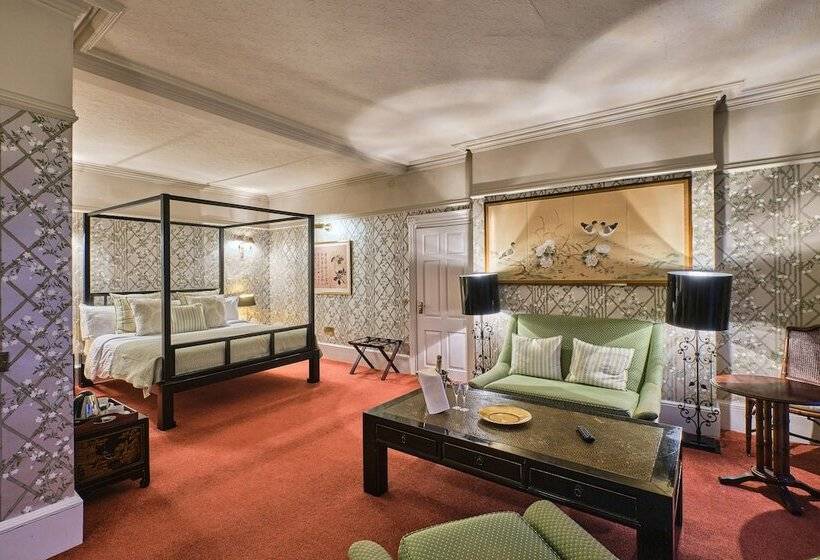 هتل New House Country