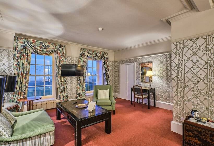 هتل New House Country