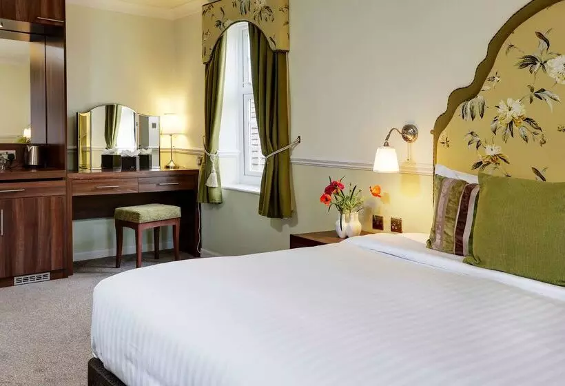 Worcester Bank House Hotel Spa & Golf; Bw Premier Collection