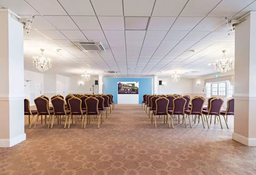 Worcester Bank House Hotel Spa & Golf; Bw Premier Collection