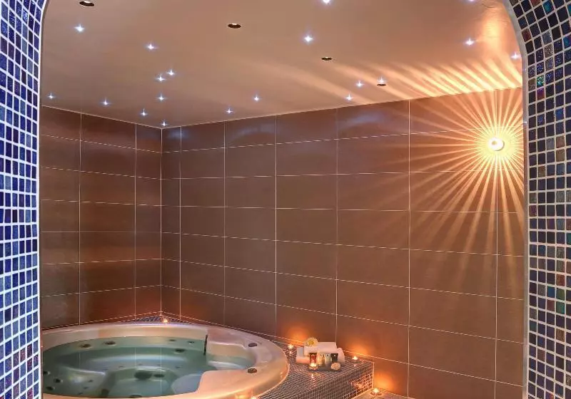 Worcester Bank House Hotel Spa & Golf; Bw Premier Collection