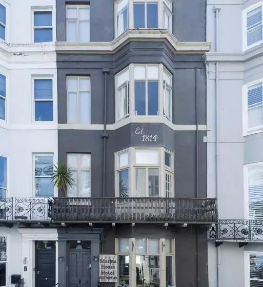 Hotelli Innit Marina