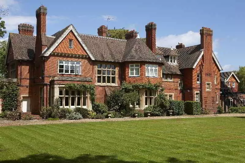 Cantley House Hotel   Wokingham