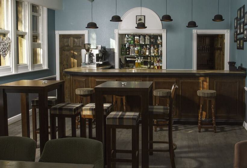 Cantley House Hotel   Wokingham