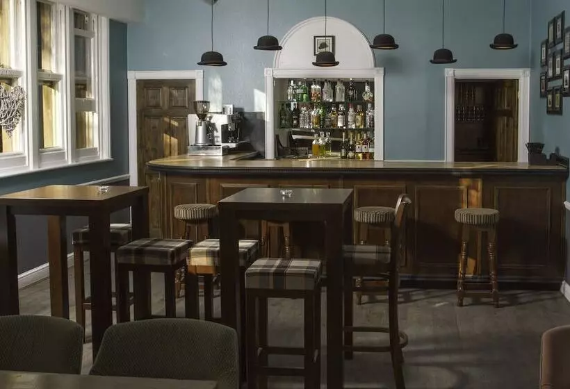 Cantley House Hotel   Wokingham