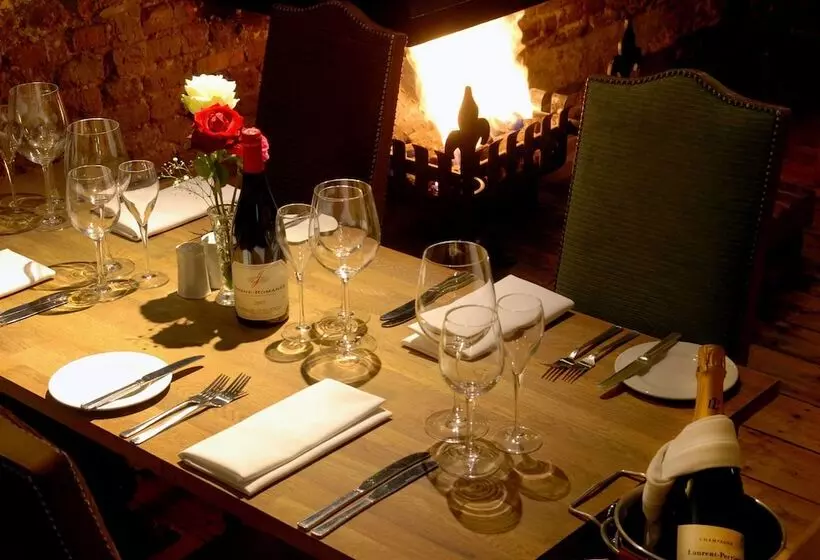 Cantley House Hotel   Wokingham