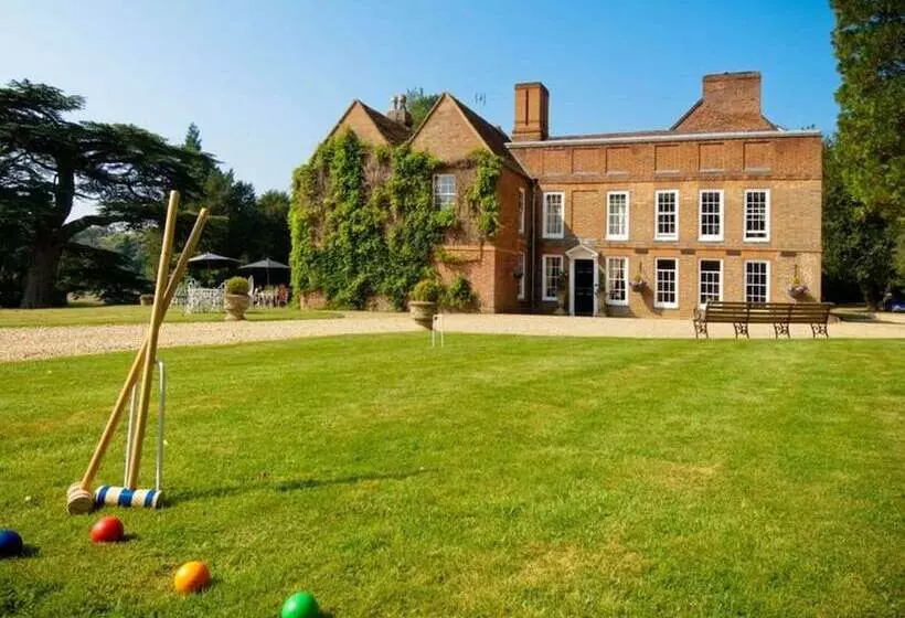 فندق Flitwick Manor