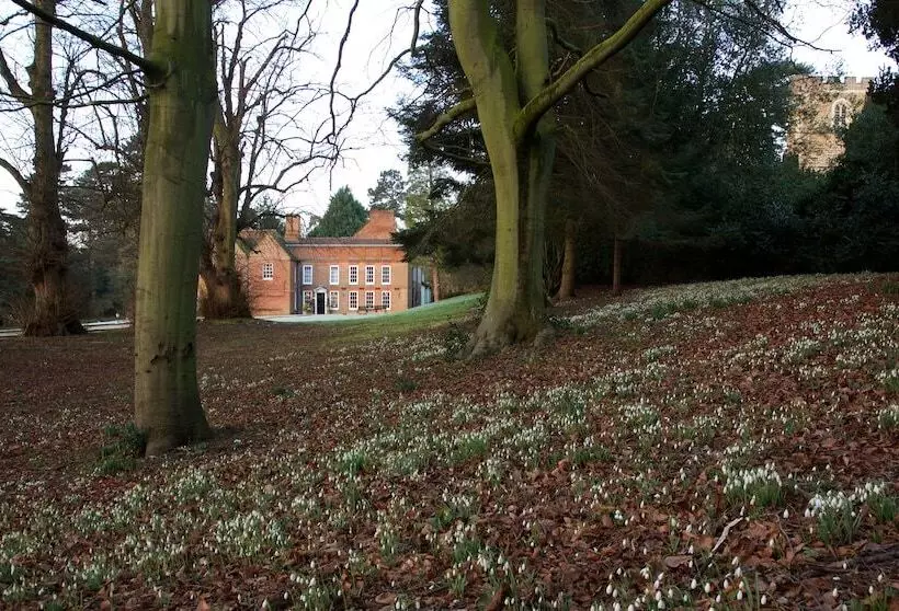 فندق Flitwick Manor