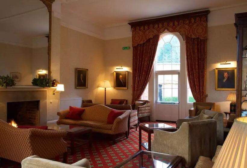 فندق Flitwick Manor