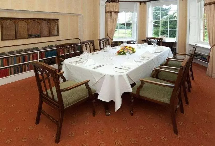 فندق Flitwick Manor
