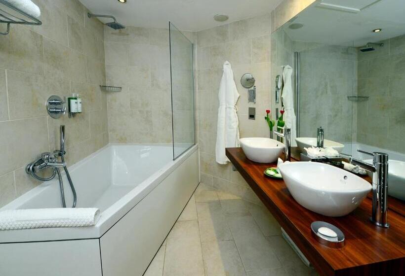 هتل Rocpool Reserve