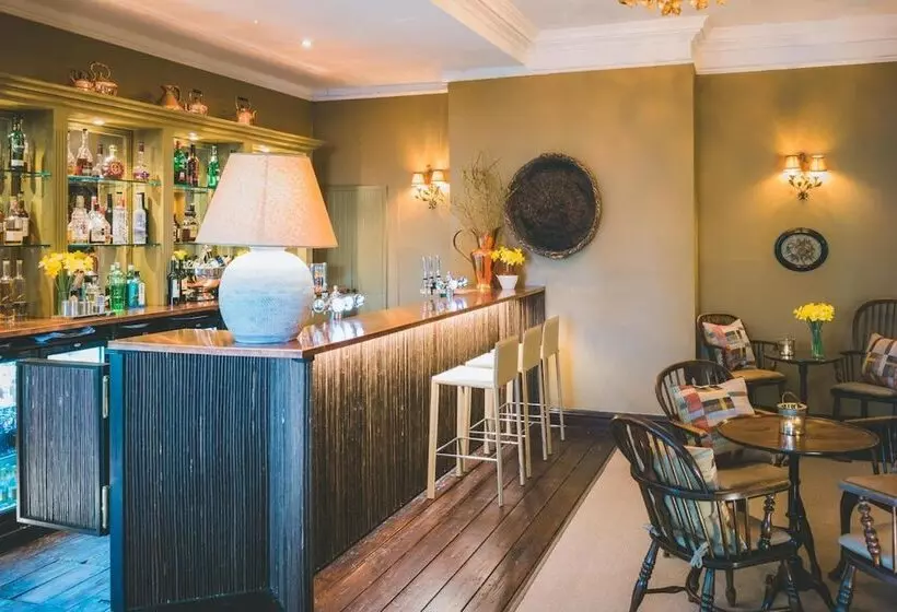 Отель The Coedymwstwr