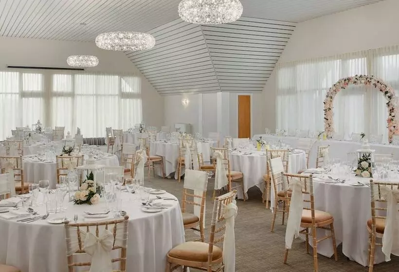 هتل Ufford Park Resort