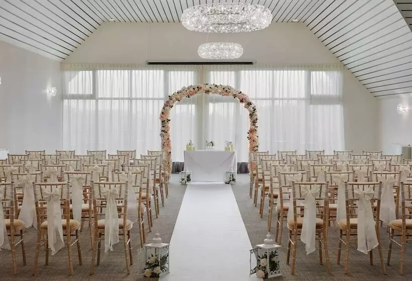 هتل Ufford Park Resort