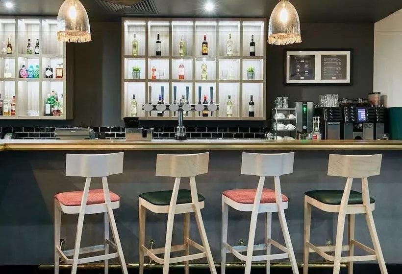 Отель Leonardo Manchester Central